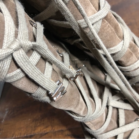 Stuart Weitzman Beige Y2K Suede Fur Trim Lace Up Troll Winter wedge Boots - Picture 8 of 9